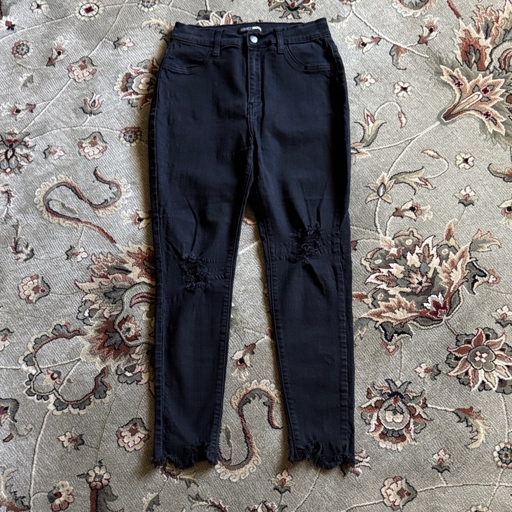 Fashion Nova Black Distressed Skinny Jeans size 7